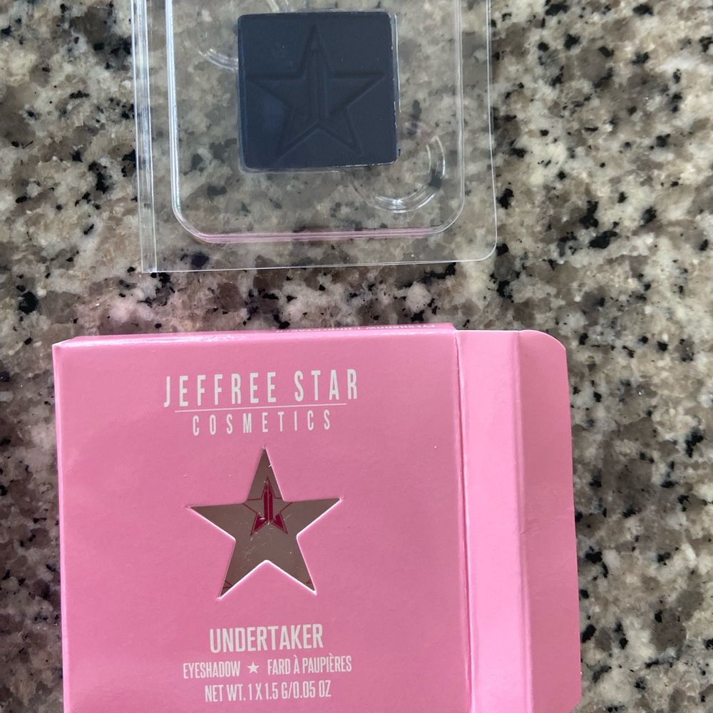 Jeffree Star single eyeshadow undertaker